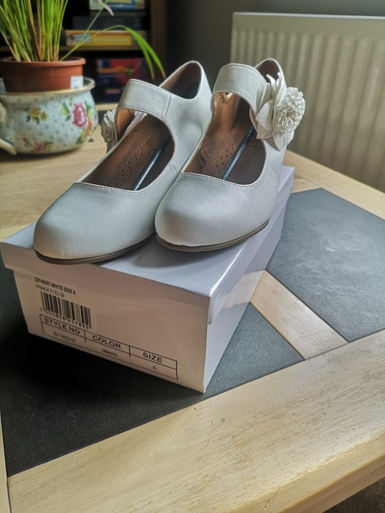 Size 6 wedding shoes | in Ringwood 